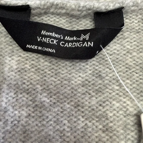 Members Mark Button Down V Neck Cardigan. NWT. Size Small. - Picture 4 of 8